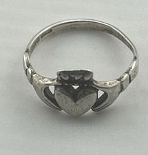 P1.93  Vintage 925 Claddagh
