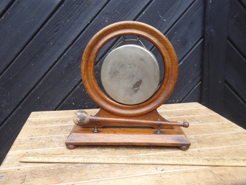Vintage table top dinner - vintage, gong
