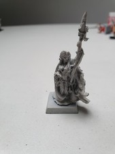 Brettonia Damsel on Foot Metal