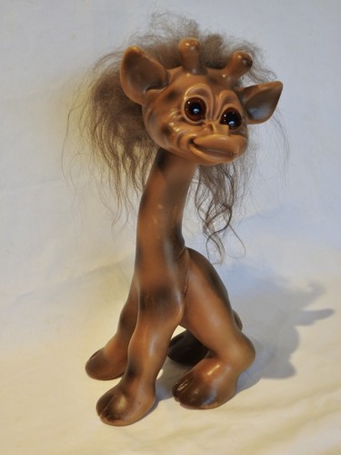 Thomas dam troll - thomas,