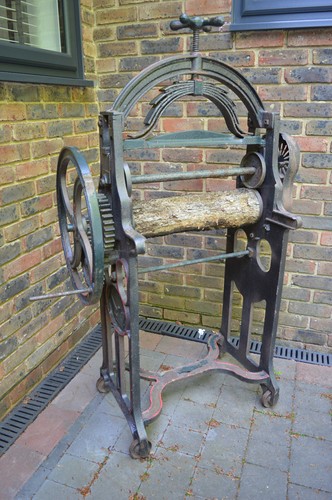 Cast iron mangle made - , by