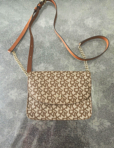 Dkny bryant monogram flap - bryant,