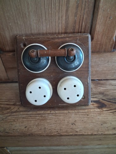 Vintage bakelite ceramic - &,