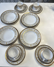 50* SELTMANN WEIDEN DINNER SERVICE & TEA SET ( 27592 ) White And Gold