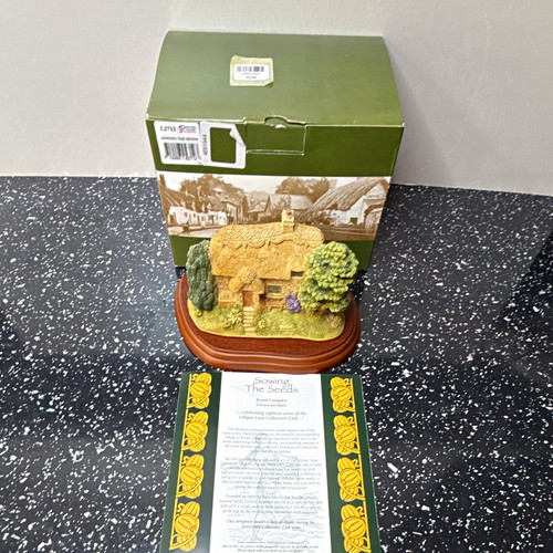 Lilliput lane collectors club - collectors',