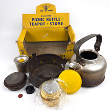 The Wasp Vintage Travel Picnic