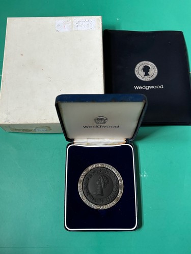 Wedgwood silver jubilee queen - ,