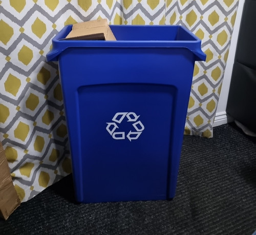 Rubbermaid recycling bin blue - bin,