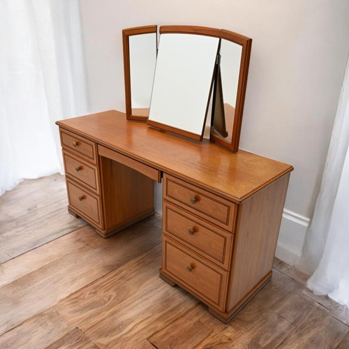 Retro dressing chest shaped - retro,