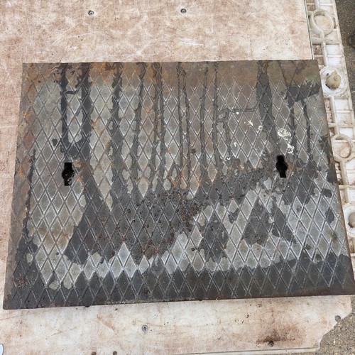 Galvanised manhole cover 665mm - galvanised,