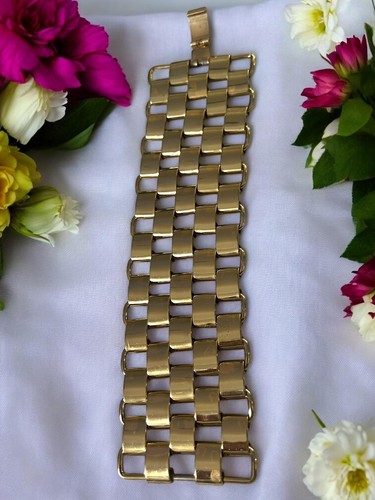 Vtg gold tone wide - wide, gate
