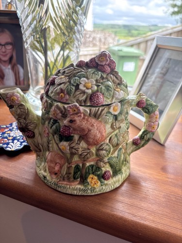 Annie rowe vintage teapot - rowe,
