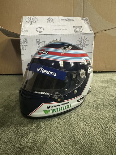Formula scale helmet - 1, 1/2