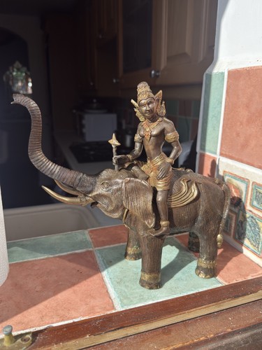 Magnificent large sculpture - large,