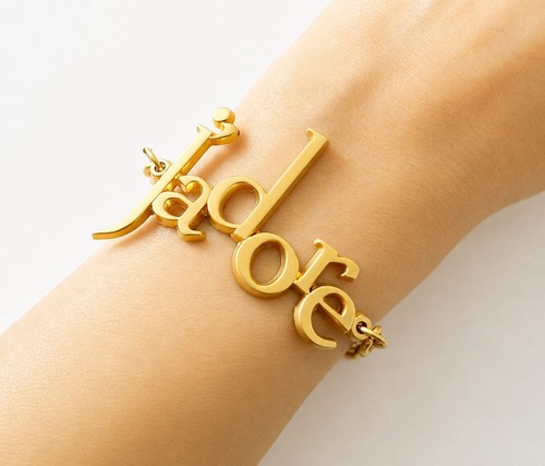 Very wide collectable - very, gold