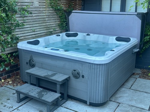Balboa hot tub amp - amp, person