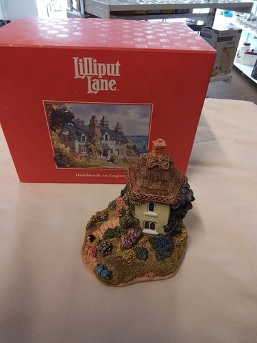 Lilliput lane honeypot cottage - honeypot,