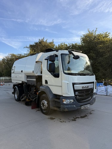 Vt651 road sweeper - road,