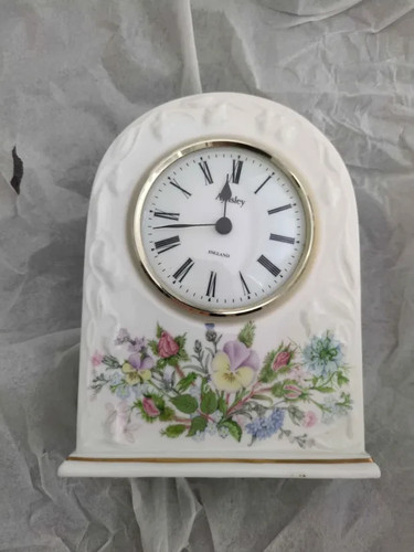 Aynsley wild tudor fine bone - wild,