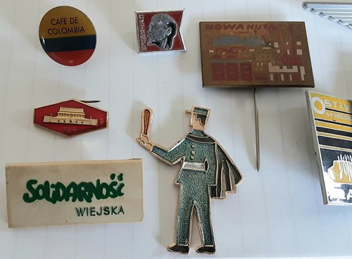 Assorted vintage pin - assorted,