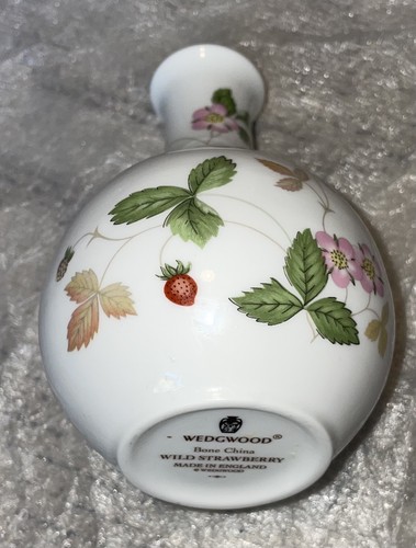Wedgwood wild strawberry bud - wild,