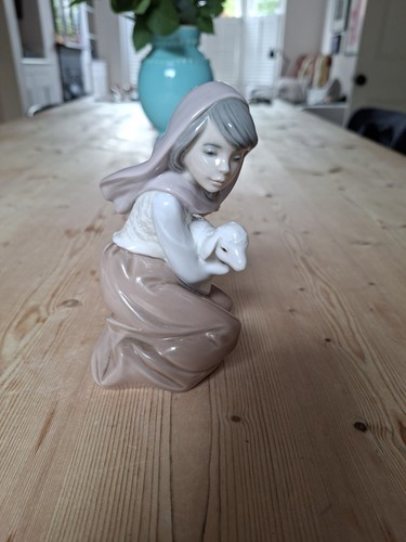 Lladro porcelain lost lamb - lladro,
