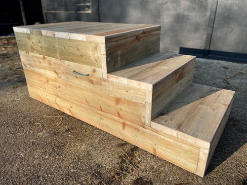 Horse mounting block heavy - horse,