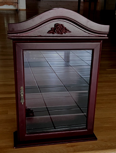 Vintage curio display - vintage,