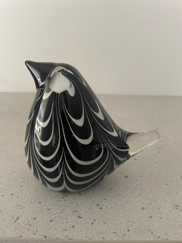 Black white art glass bird - white,