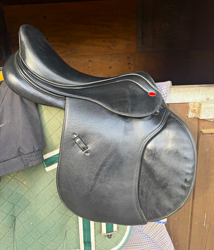 Whitaker bedale jump saddle