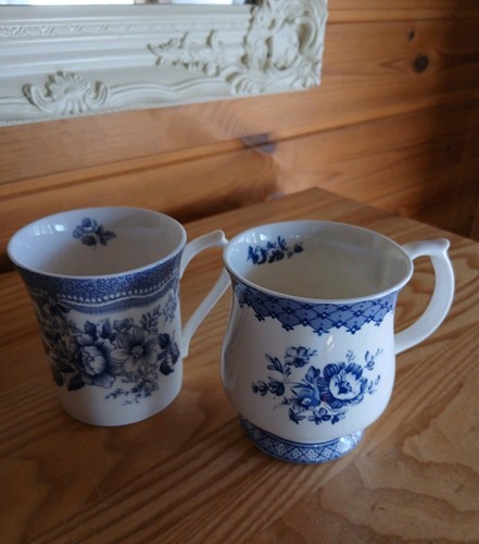 Queens mugs tonquin and out - queens,