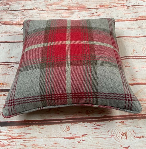 Balmoral tartan scatter - ,