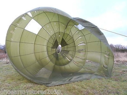 Army green parachute 28ft - ex,