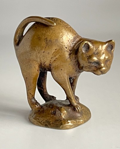 Vienna bronze cat hump - cat,