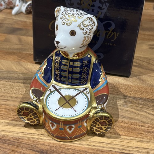 Drummer bear royal crown - -,