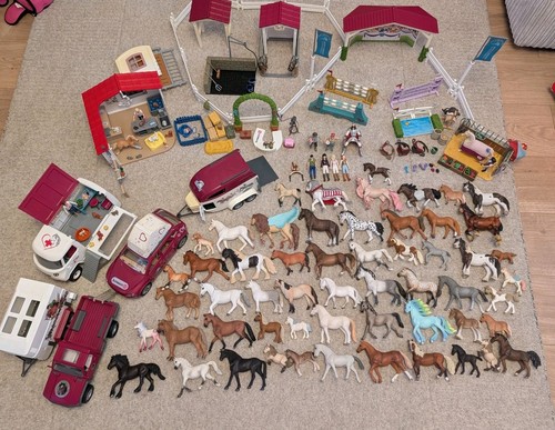 Huge schleich horses - huge,