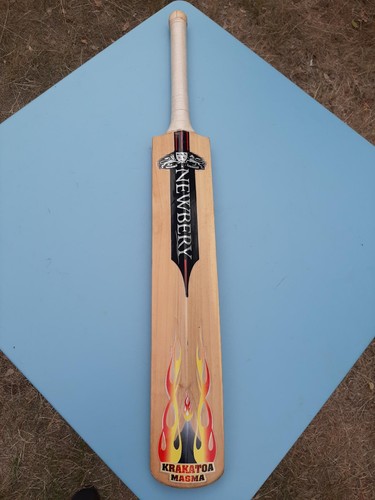 Newbery krakatoa magma cricket - magma,