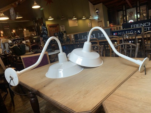 Pair swan neck light - a,