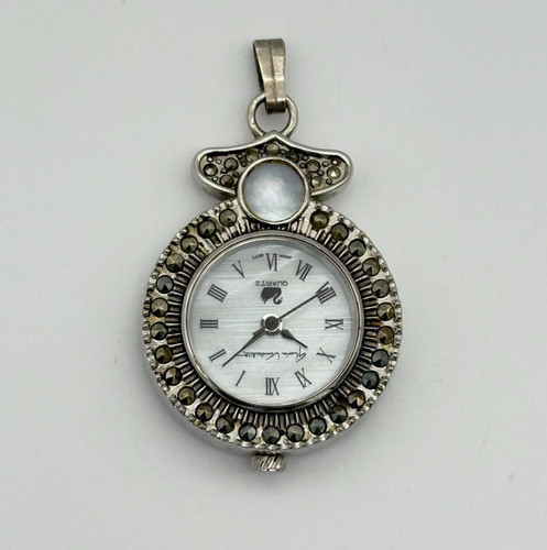 Gloria vanderbilt silver tone - gloria,