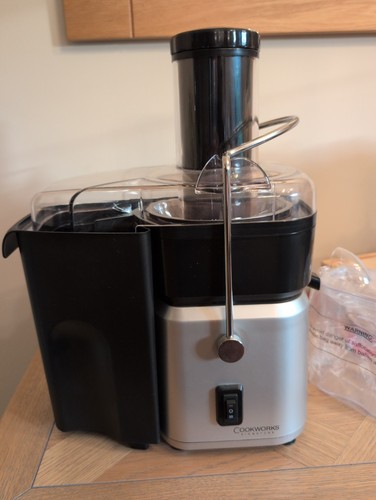 Whole fruit juicer - fruit,