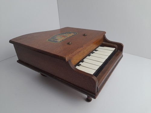 Vintage mini grand piano - grand,