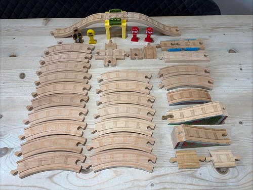 Thomas wooden railway track - railway,