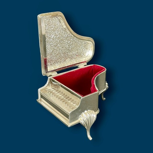 Vtg silver plated baby - baby, grand