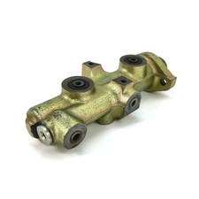 Brake master cylinder for