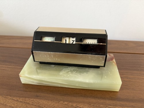 Vintage perpetual desk - perpetual,