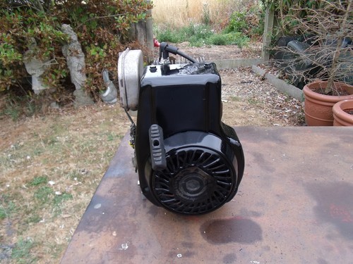Briggs stratton horizontal - &,