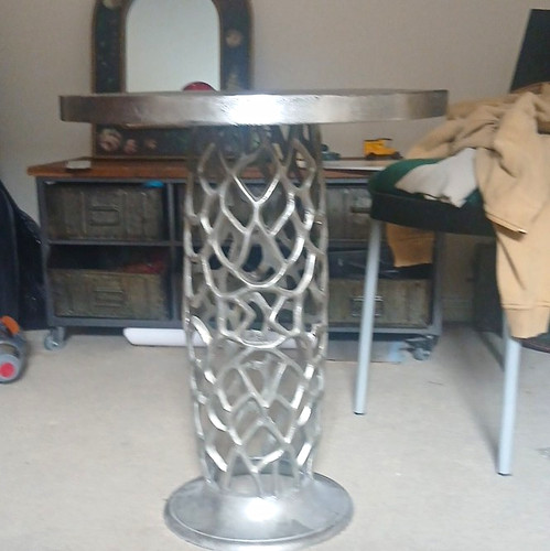 Round silver metal - round, pedestal