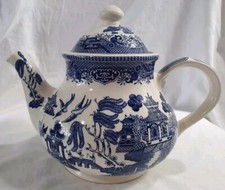Churchill Pottery, Blue Willow Pattern, Large Teapot, c1990s