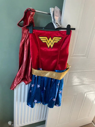 Wonder woman red - woman, gold