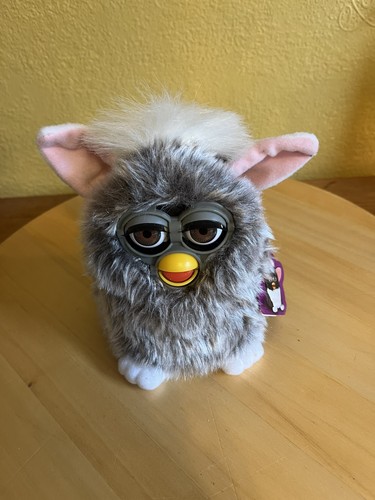 Bnwt original furby - bnwt, wolf